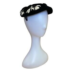 1950s Black Velvet Fascinator Tilt Hat Feather Cocktail Hat Wendy Model